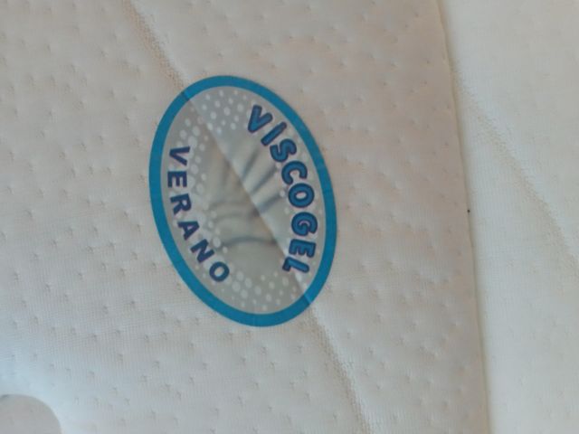 URGE VENTA  COLCHÓN Y BASE TAPIZADA