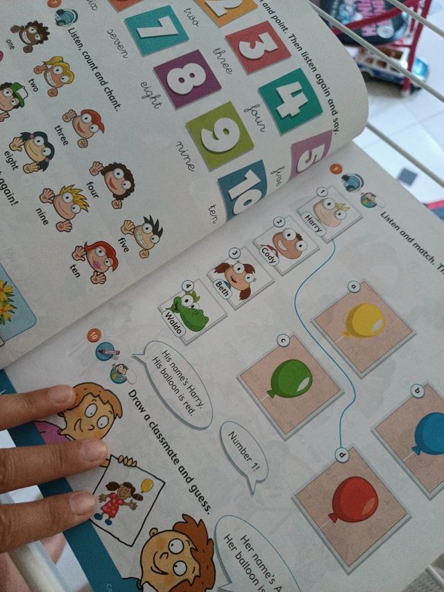 Poptropica english pupils book 1; primaria