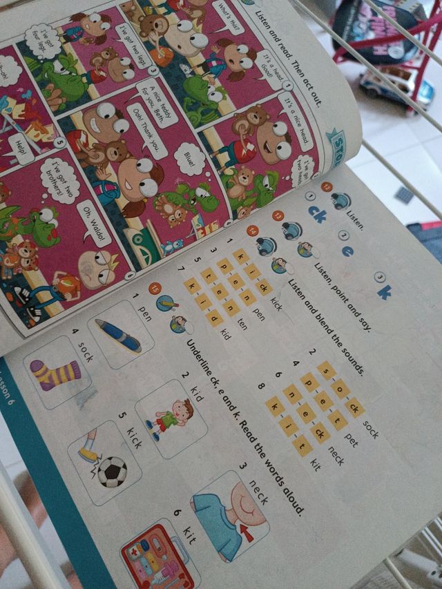 Poptropica english pupils book 1; primaria