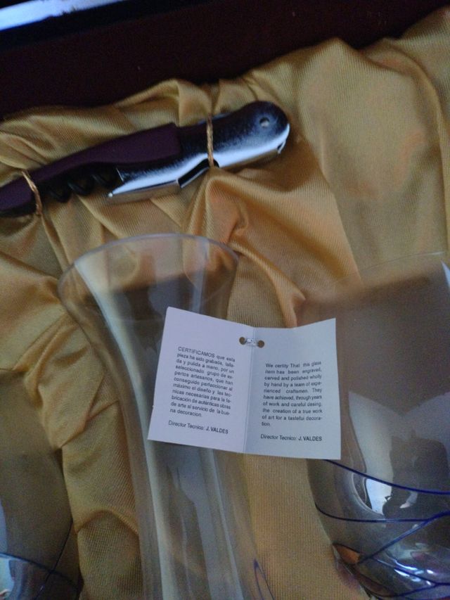 Juego de vino en baul de piel