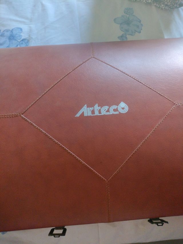 Juego de vino en baul de piel