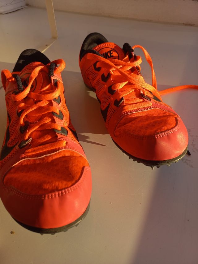 Zapatillas atletismo clavos