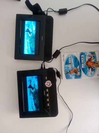 Dos Monitores para visionar DVDs
