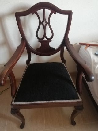 Silla butacon de madera