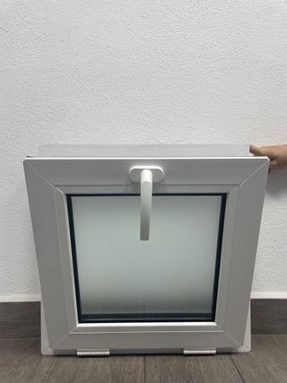 Ventana PVC 1000x500 Roble Dorado Oscilante