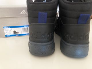 Adidas. Zapatillas altas de piel. Talla 42