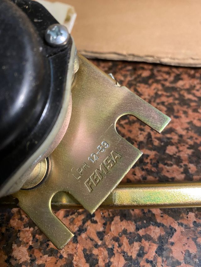 Sistema limpiaparabrisas SEAT 600