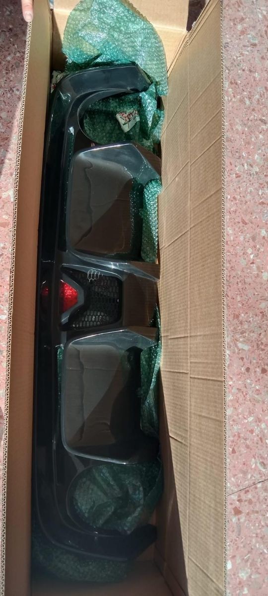 Abarth Difusor Trasero Prolongado con luz