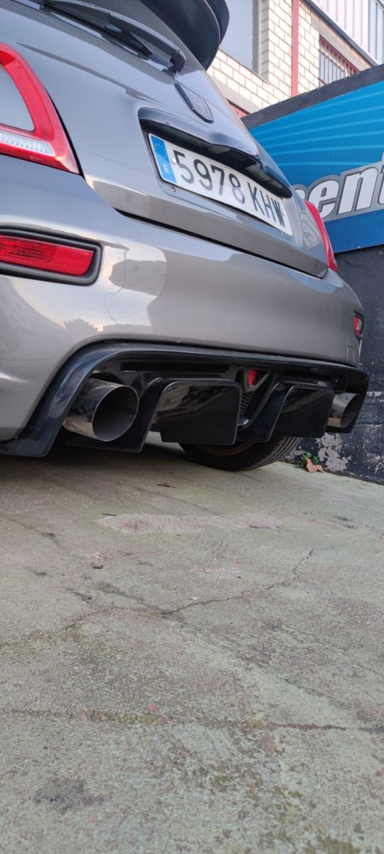 Abarth Difusor Trasero Prolongado con luz