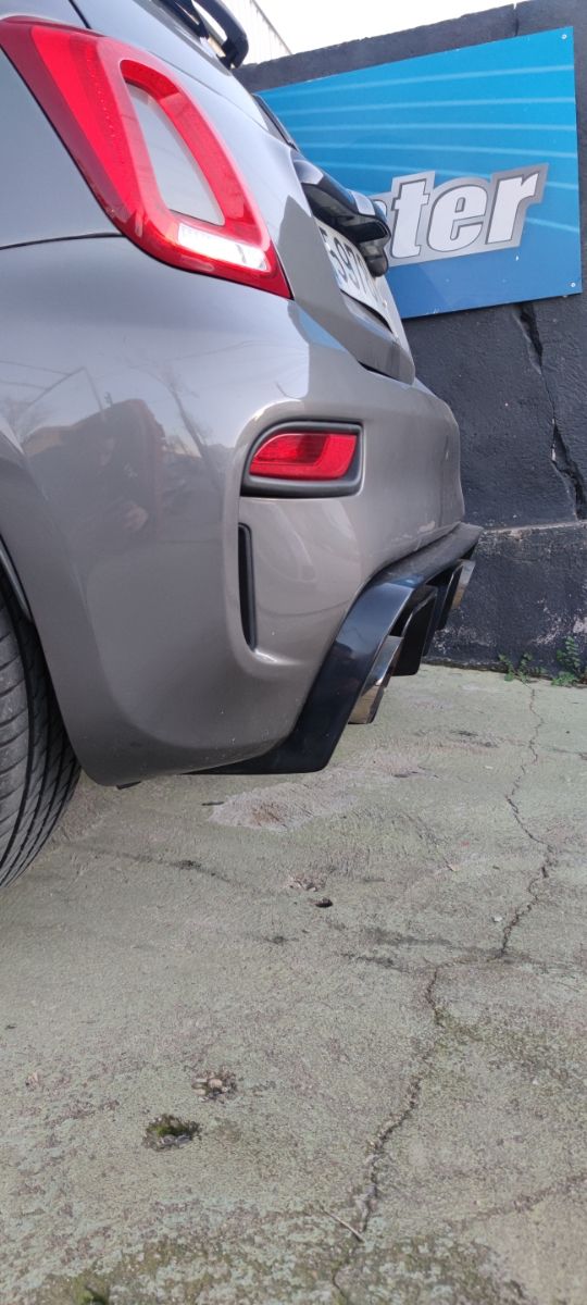 Abarth Difusor Trasero Prolongado con luz