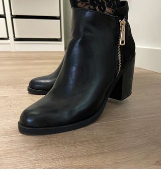 botin negro dos texturas