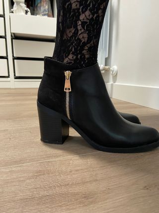 botin negro dos texturas