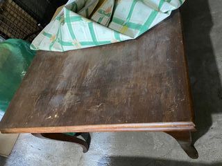 Mesa de madera de castaño clásica para restaurar