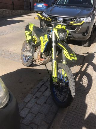 Moto Husaberg 570
