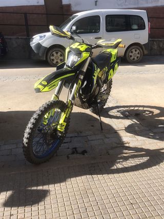 Moto Husaberg 570