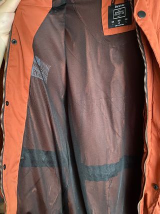 Gabardina de Bershka color teja