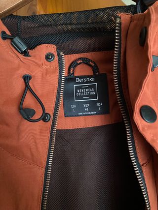 Gabardina de Bershka color teja