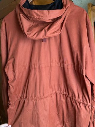 Gabardina de Bershka color teja