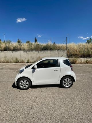Toyota iQ 2012