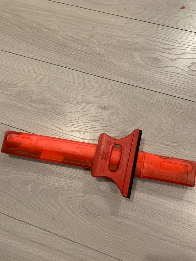 Antirobo coche volante, triangulo y 2 rasquetas