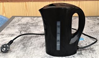 HERVIDOR DE AGUA ELÉCTRICO PORTÁTIL