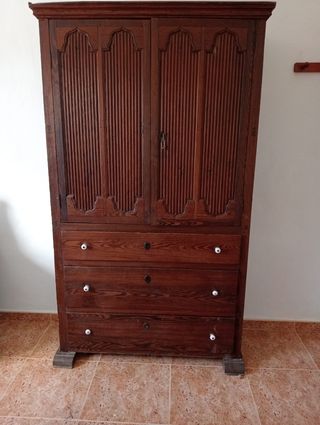 Armario antiguo