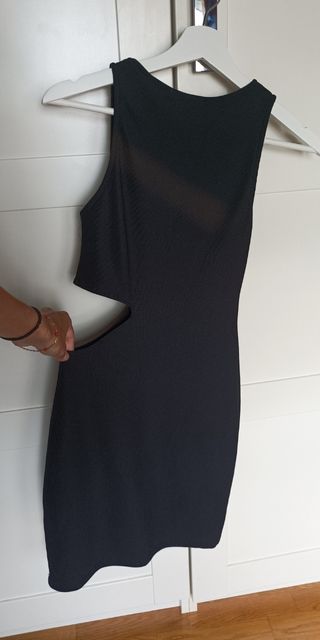 Tuve dress with holes