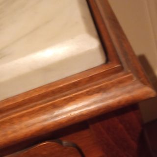 Pequeña cajonera de madera