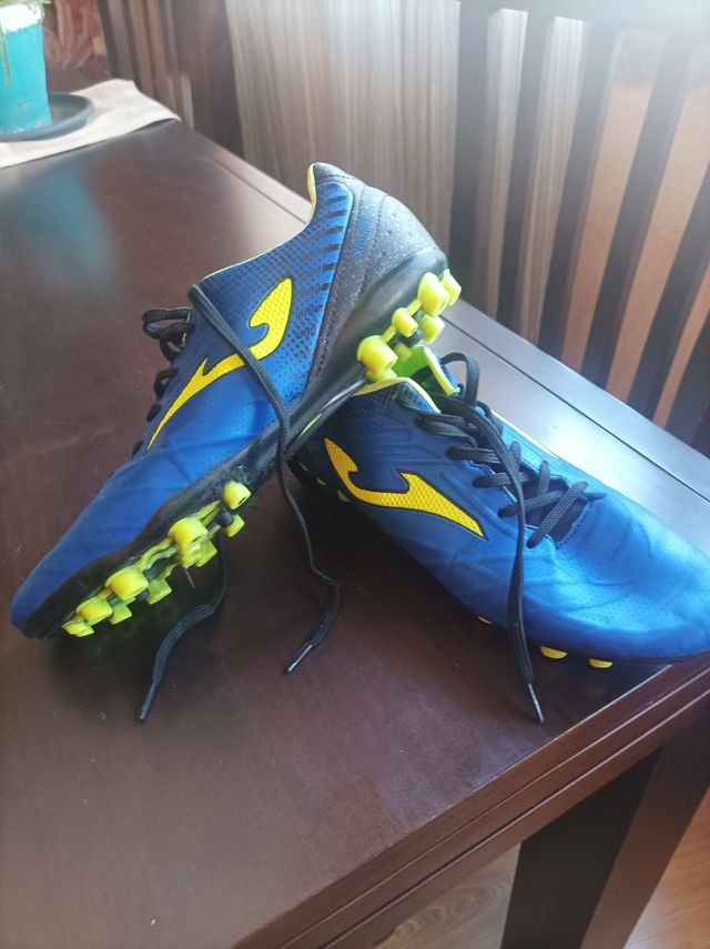 botas de fútbol