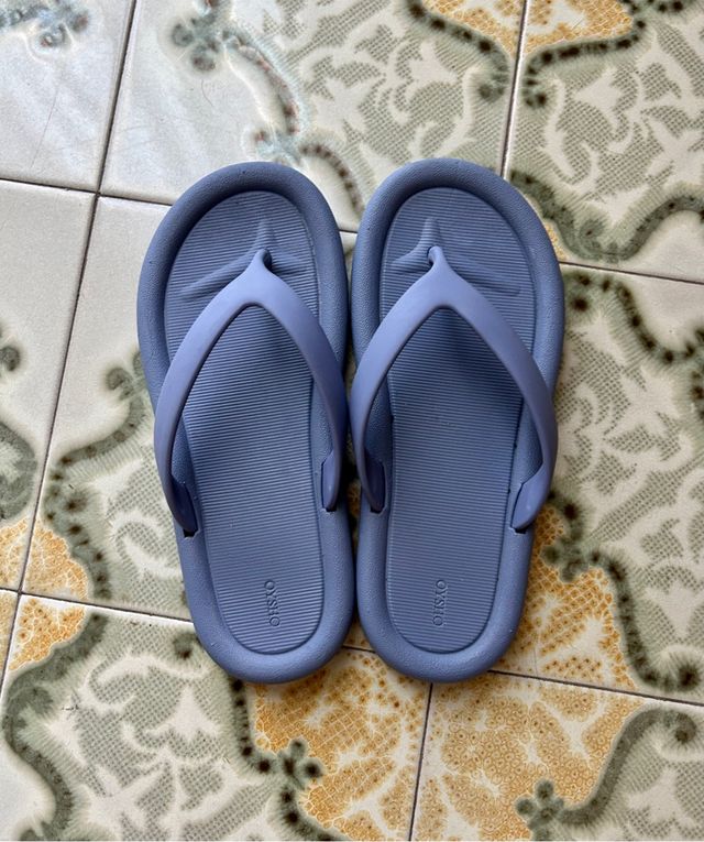 Chanclas de playa Oysho de segunda mano por EUR en Roma en WALLAPOP
