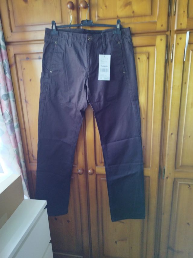 Pantalón parachute desigual