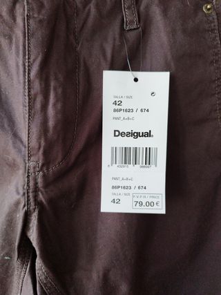 Pantalón parachute desigual