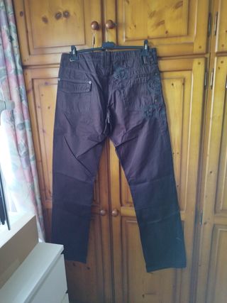 Pantalón parachute desigual