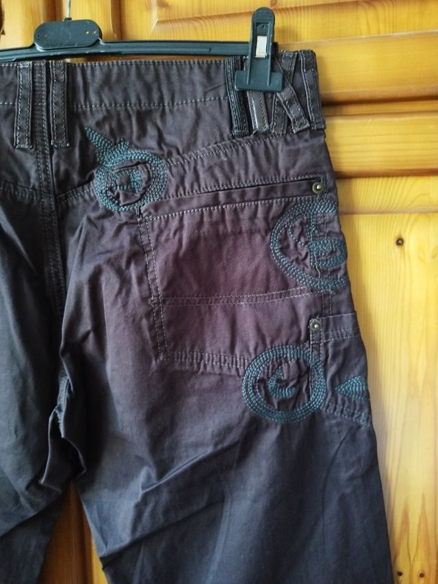 Pantalón parachute desigual