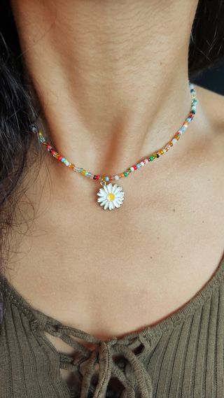Collar bolitas colores margarita handmade