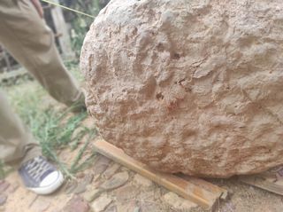 Pila agua antigua de piedra