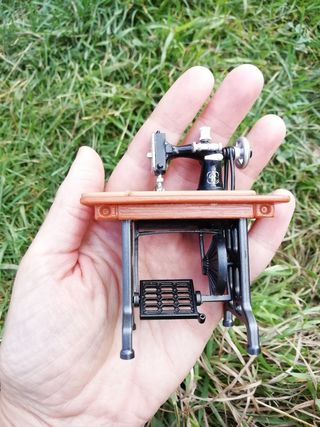Máquina de coser miniatura Re-ment japon