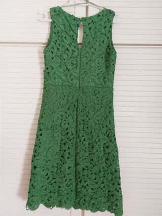 Vestido verde de tirantes de El Corte Inglés