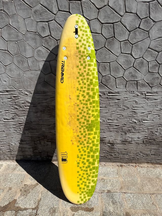 Tabla de surf para principiantes de segunda mano por 50 EUR en Soto del