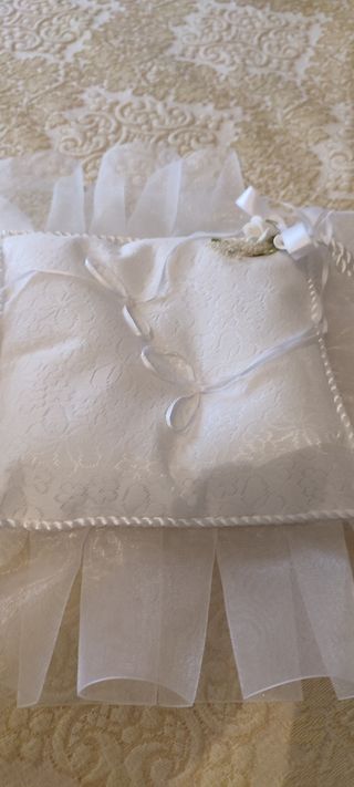 Cojín y cesta. Conjunto arras