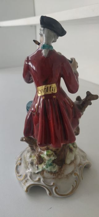 PORCELANA Figura de Salvador Mallol