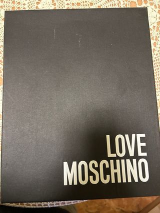 Zuecos negros Love Moschino