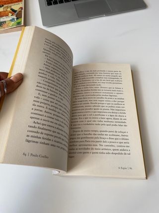 A Espia - Paulo Coelho (Português)