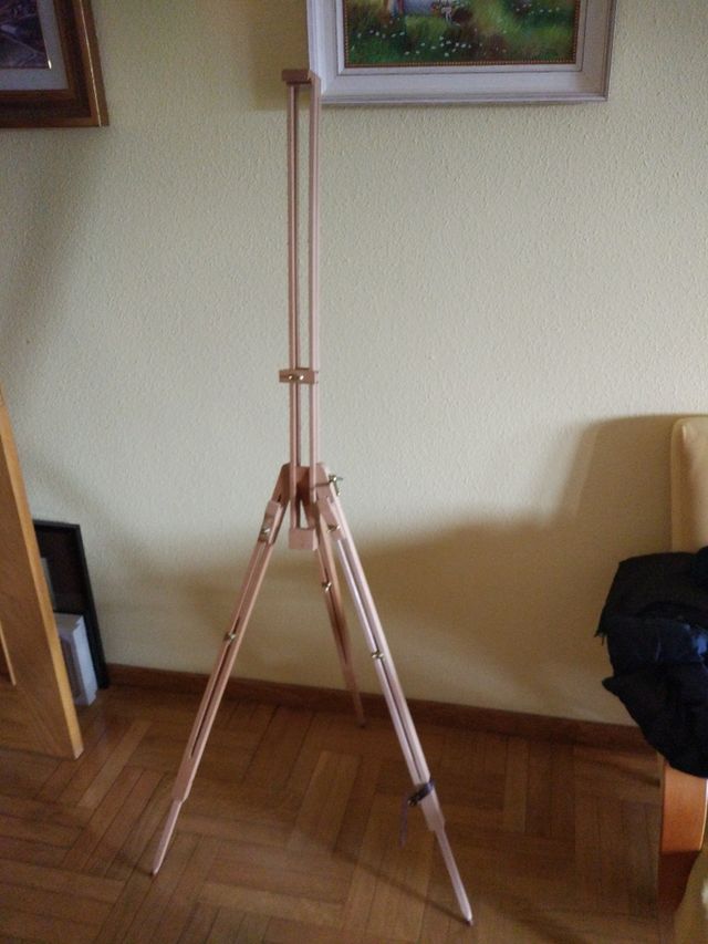Trípode pintura madera, caballete.
