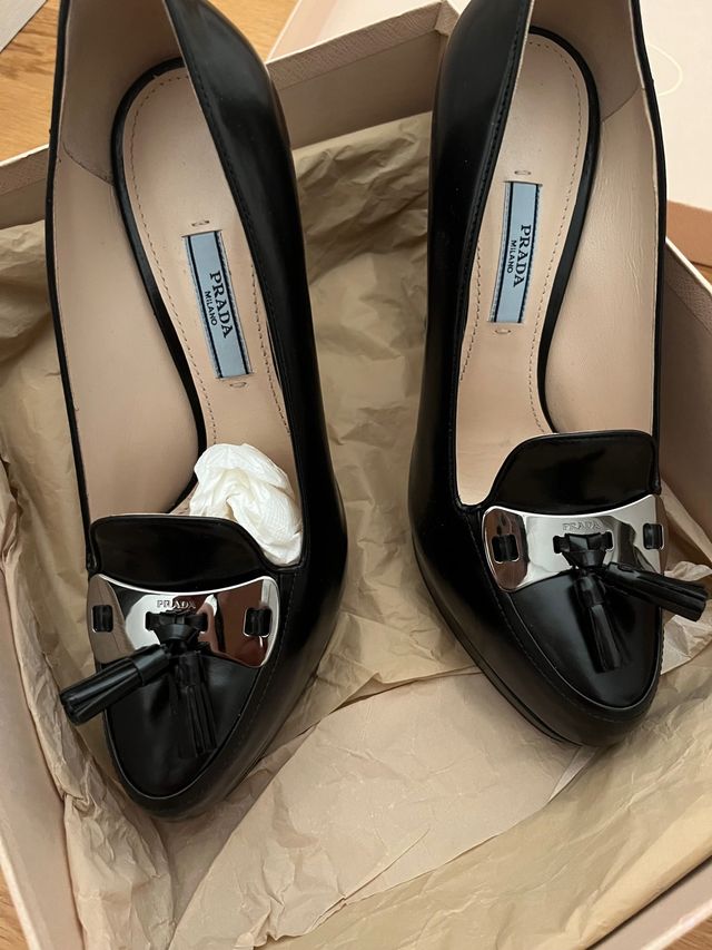 Zapatos tacon negro Prada nuevos