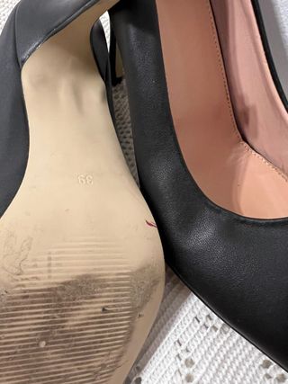 Stilettos Benetton Salón Tacón Alto Negros. T39.