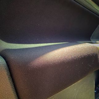 Tapizar paneles de puertas de coche