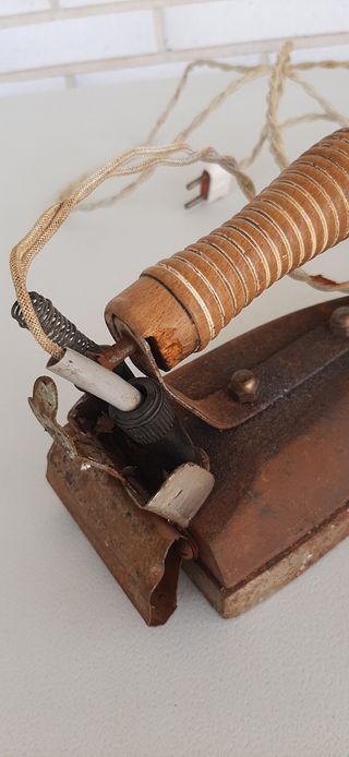 Plancha eléctrica antigua