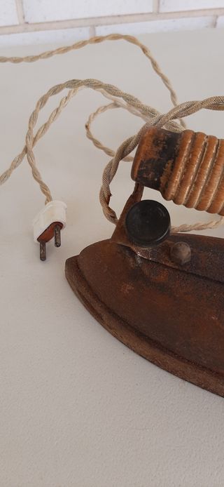 Plancha eléctrica antigua