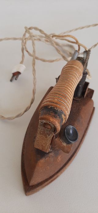 Plancha eléctrica antigua